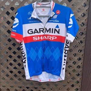 Men’s siZe large cycling shirt